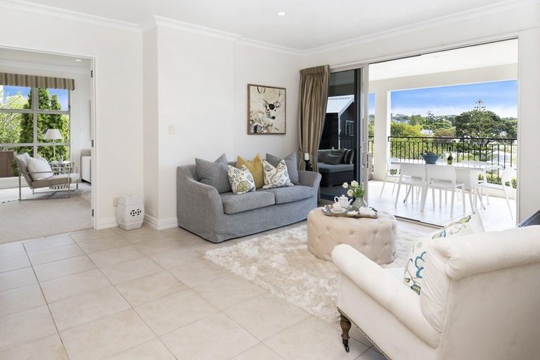 Photo of property in 4a Cleary Terrace, Cockle Bay, Auckland, 2014