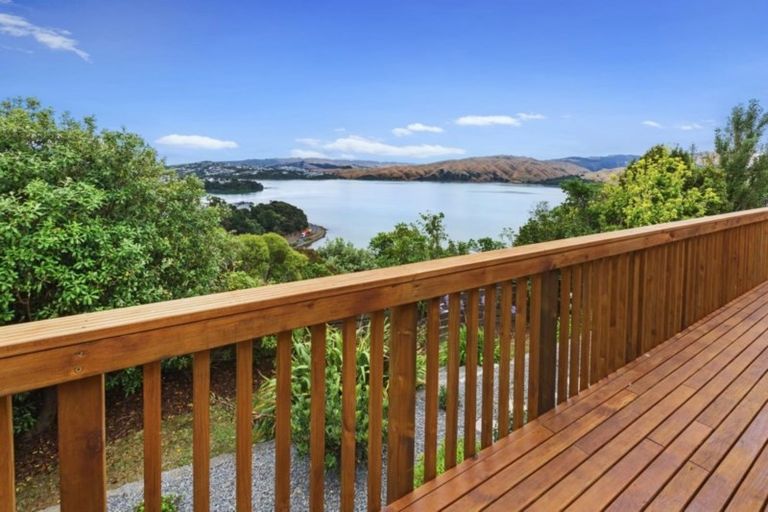 Photo of property in 6 Compass Way, Whitby, Porirua, 5024