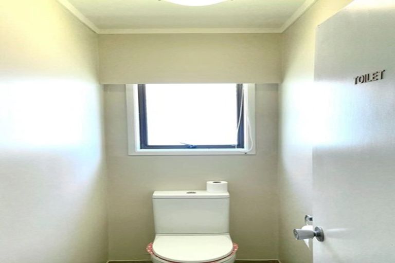 Photo of property in 254 Don Buck Road, Massey, Auckland, 0614