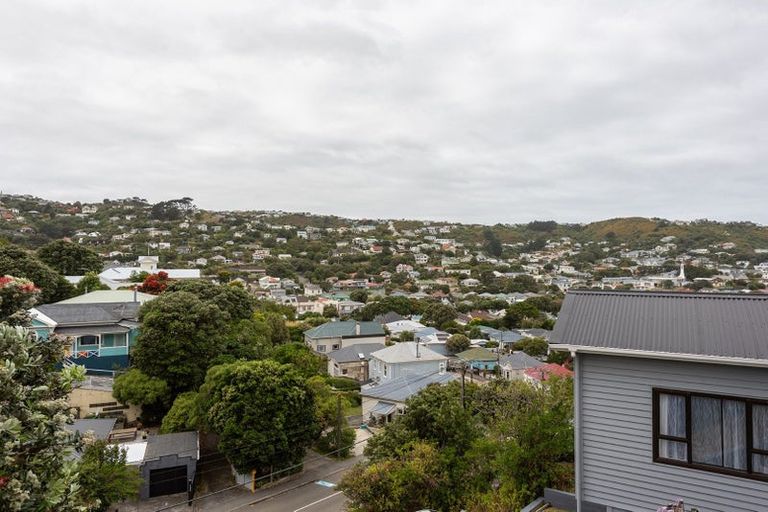 Photo of property in 126 Eden Street, Island Bay, Wellington, 6023