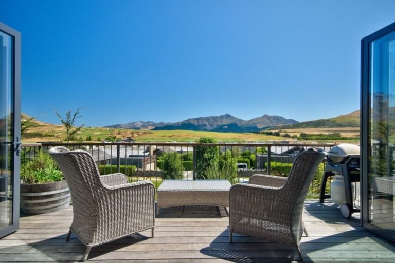 Photo of property in 33 Rannoch Drive, Jacks Point, Queenstown, 9371