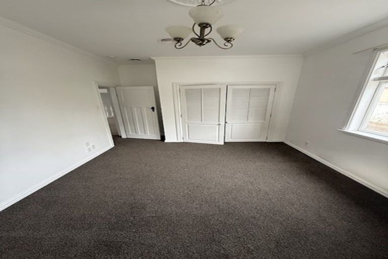 Photo of property in 22 Riddlers Crescent, Petone, Lower Hutt, 5012