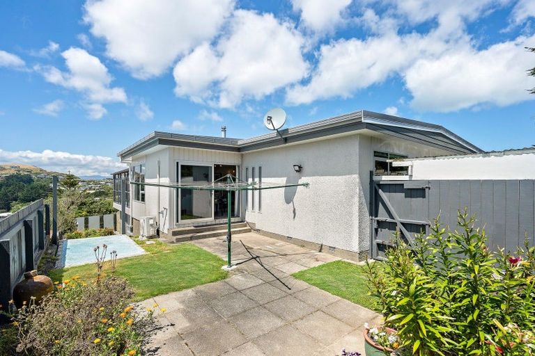 Photo of property in 7 Tree Top Lane, Paparangi, Wellington, 6037