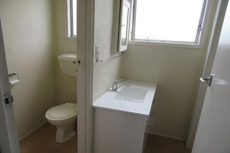 Photo of property in 2/49 Picton Avenue, Riccarton, Christchurch, 8011