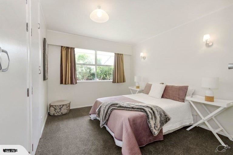 Photo of property in 328 Great South Road, Opaheke, Papakura, 2113