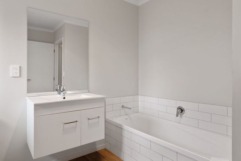 Photo of property in 38 Nicolau Avenue, Rolleston, 7615