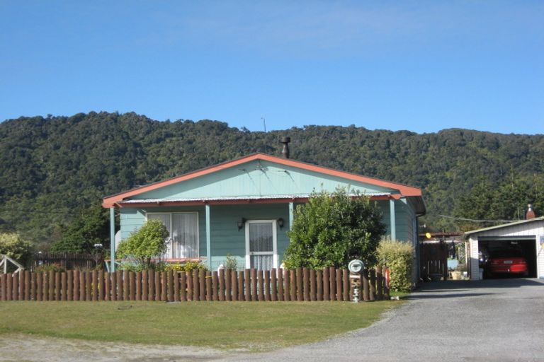 Photo of property in 1 Pitt Street, Cobden, Greymouth, 7802