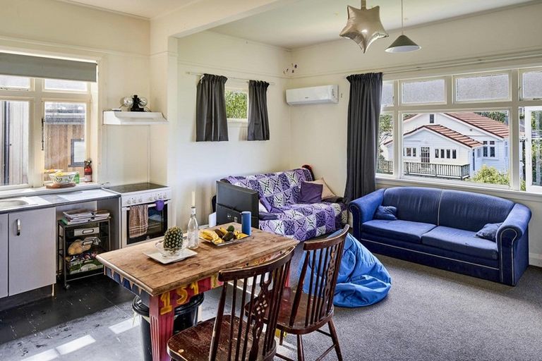 Photo of property in 151 Kelburn Parade, Kelburn, Wellington, 6012