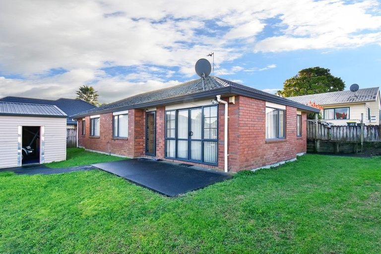 Photo of property in 12 Fareti Place, Mangere, Auckland, 2022