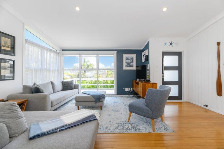Photo of property in 1/48 Bond Crescent, Forrest Hill, Auckland, 0620