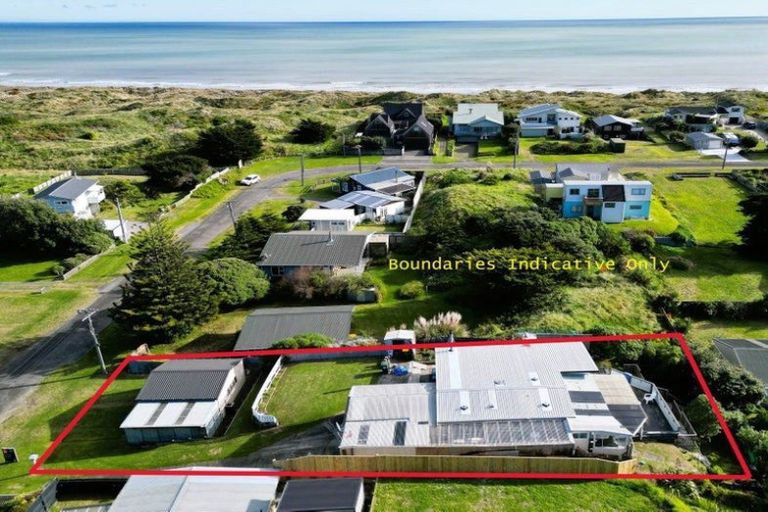 Photo of property in 15 Mack Street, Foxton Beach, Foxton, 4815