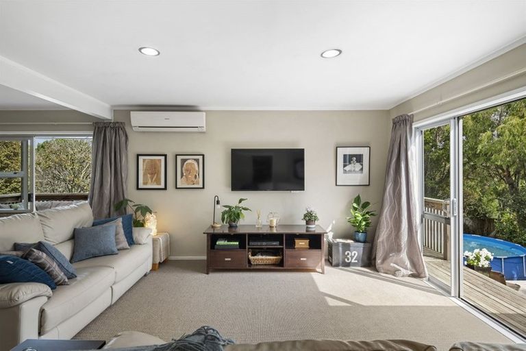 Photo of property in 52 Danbury Drive, Torbay, Auckland, 0630