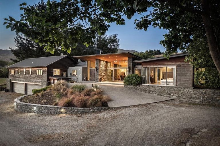 Photo of property in 59 Mountain View Road, Dalefield, Queenstown, 9371