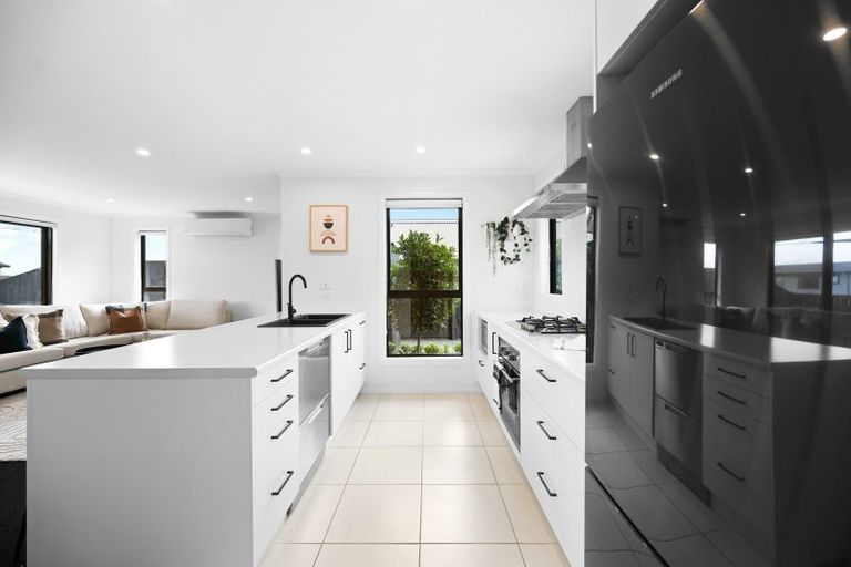 Photo of property in 8 Pragma Rise, Rototuna North, Hamilton, 3210