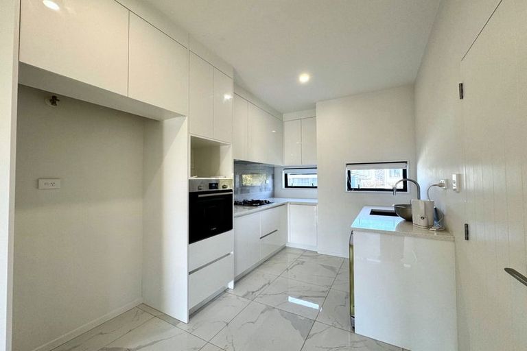 Photo of property in 523f Pakuranga Road, Howick, Auckland, 2010
