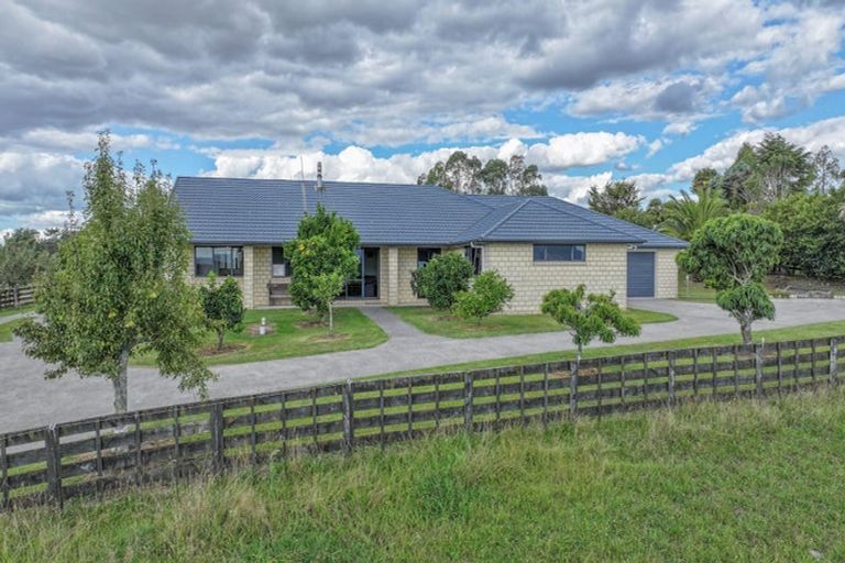 Photo of property in 800 Tuhikaramea Road, Ngahinapouri, Hamilton, 3290