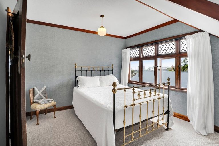 Photo of property in 34 Robe Street, New Plymouth, 4310