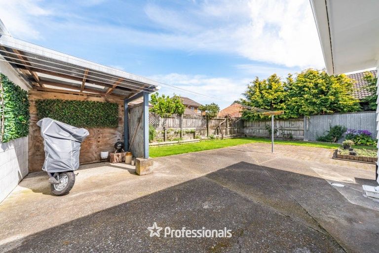 Photo of property in 13 Whites Line West, Woburn, Lower Hutt, 5010