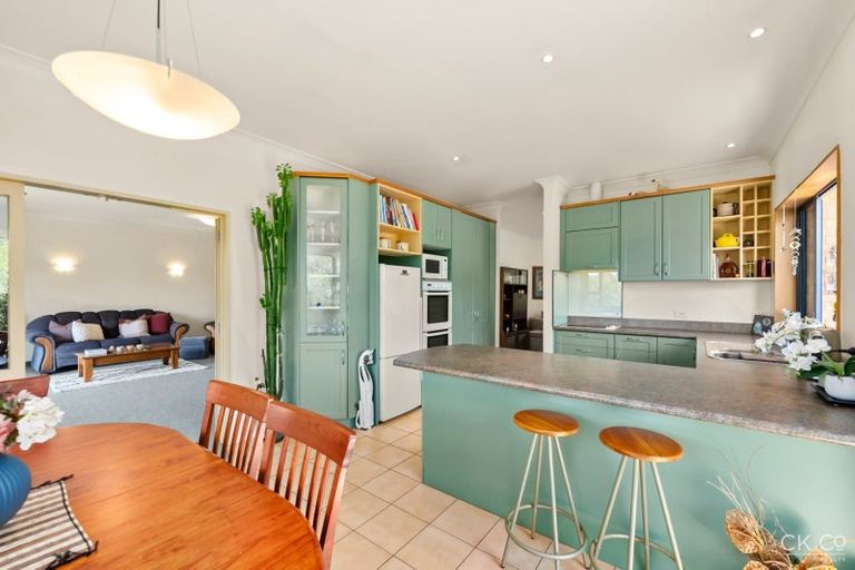 Photo of property in 8a Garrett Place, Riverstone Terraces, Upper Hutt, 5018