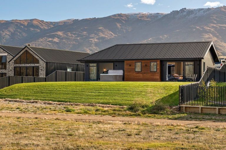 Photo of property in 14 Arion Court, Mount Pisa, Cromwell, 9383