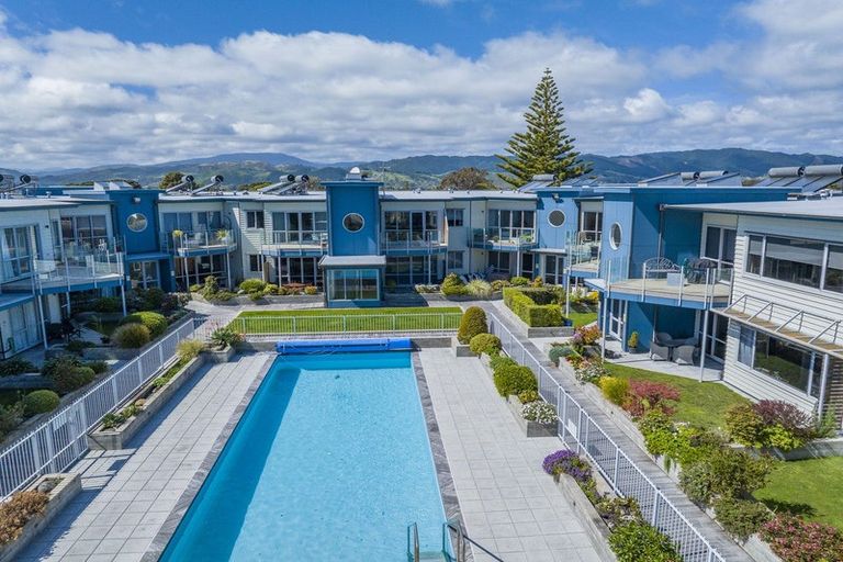Photo of property in 10/4u Seaview Road, Paraparaumu Beach, Paraparaumu, 5032