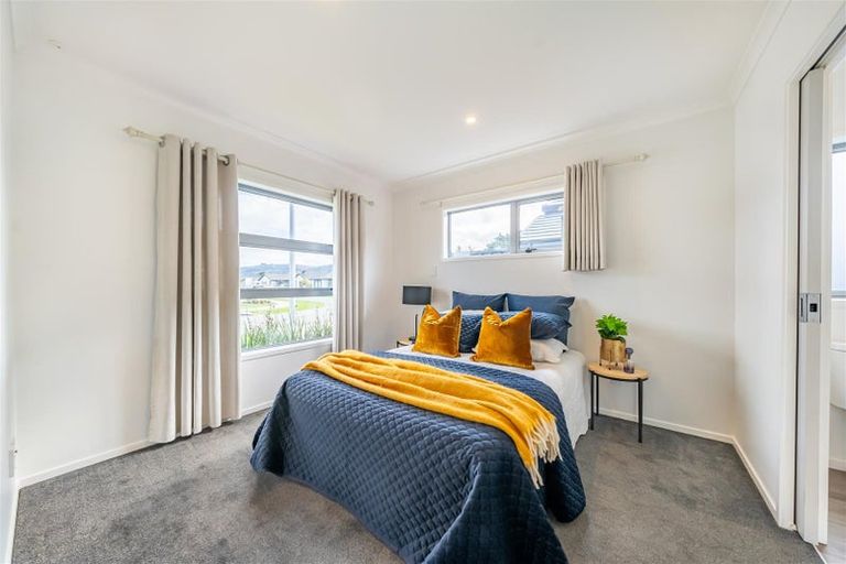 Photo of property in 4 Te Kaeaea Crescent, Wallaceville, Upper Hutt, 5018