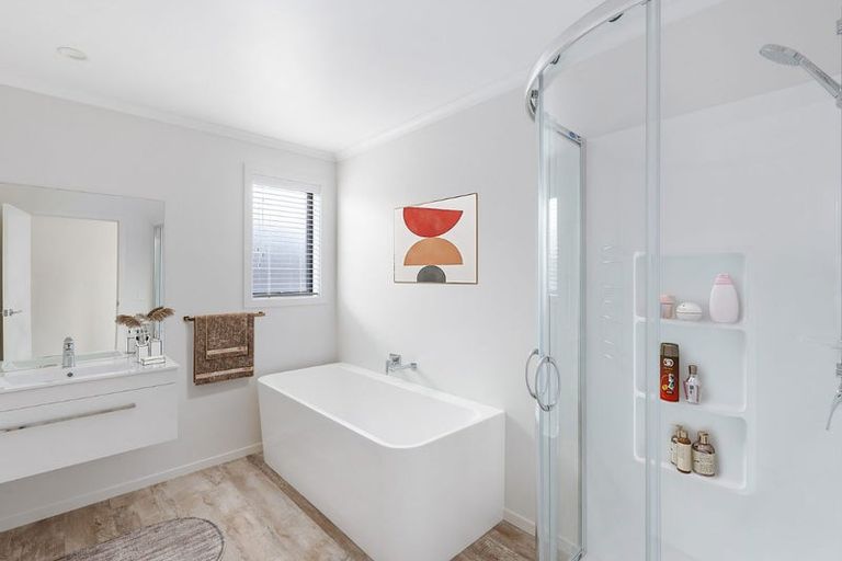 Photo of property in 32 Pasture Way, Papamoa, 3118