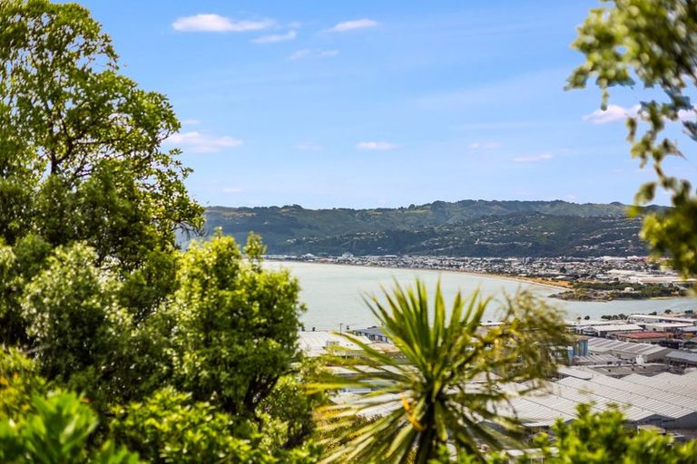 Photo of property in 51 Howard Road, Point Howard, Lower Hutt, 5013