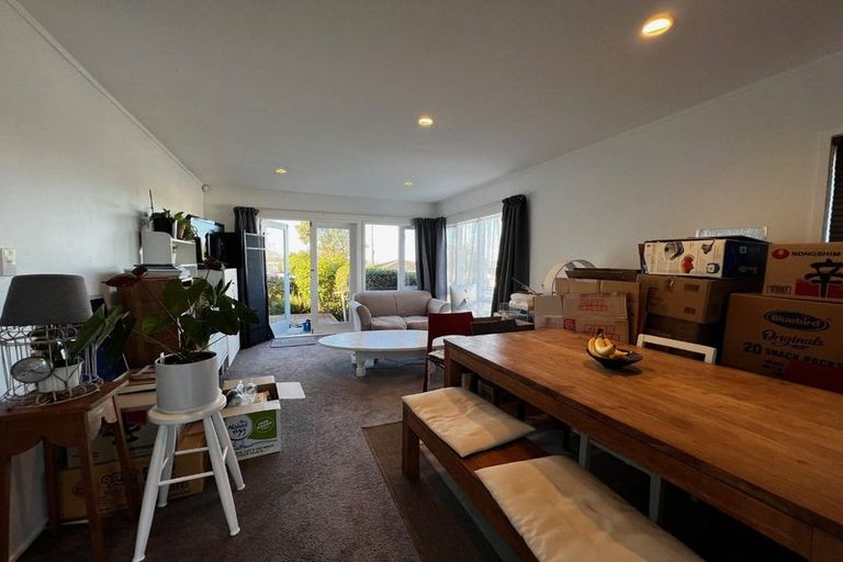 Photo of property in 1/7 Richards Avenue, Forrest Hill, Auckland, 0620