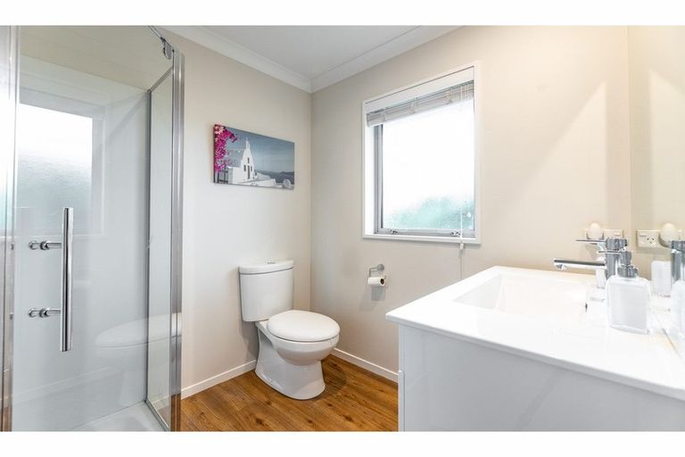 Photo of property in 132 Beach Road, North New Brighton, Christchurch, 8083