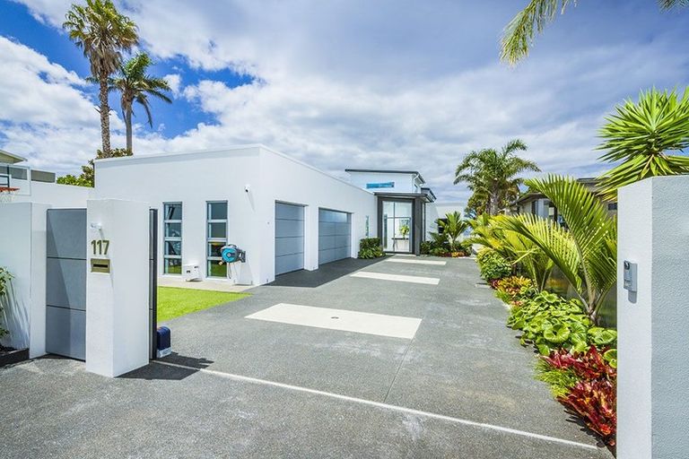 Photo of property in 117 Churchill Road, Rothesay Bay, Auckland, 0630