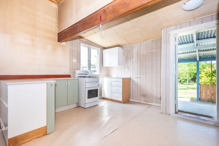 Photo of property in 60 Cliff Road, Te Karaka, 4022