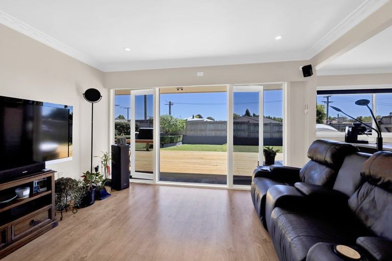 Photo of property in 7 Pukatea Street, Inglewood, 4330