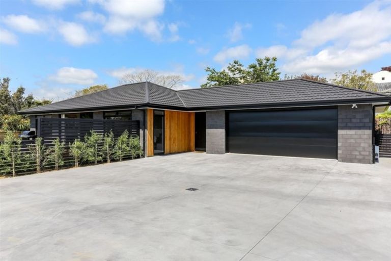 Photo of property in 3 Greenridge Lane, Merrilands, New Plymouth, 4312