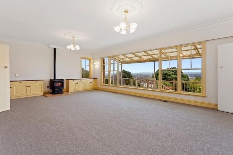 Photo of property in 37 Dyers Pass Road, Cashmere, Christchurch, 8022