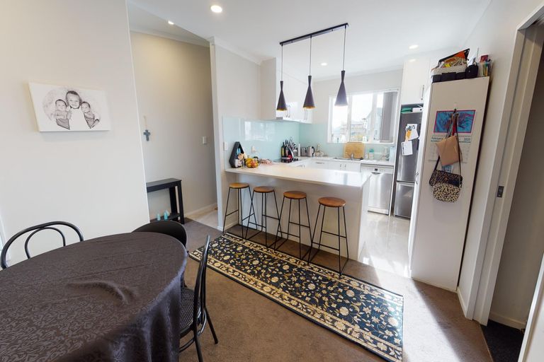 Photo of property in 23 Stitchbird Crescent, Papakura, 2110