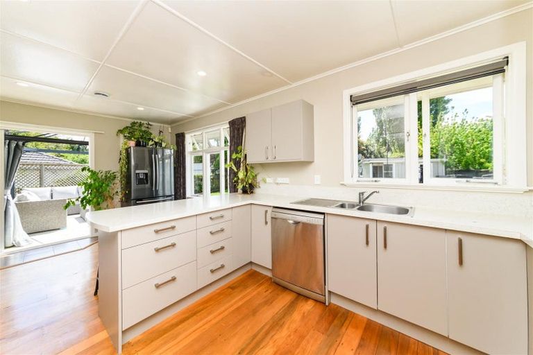 Photo of property in 21 Calico Line, Marton, 4710