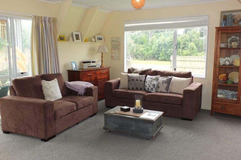 Photo of property in 14 Holben Parade, Foxton Beach, Foxton, 4815