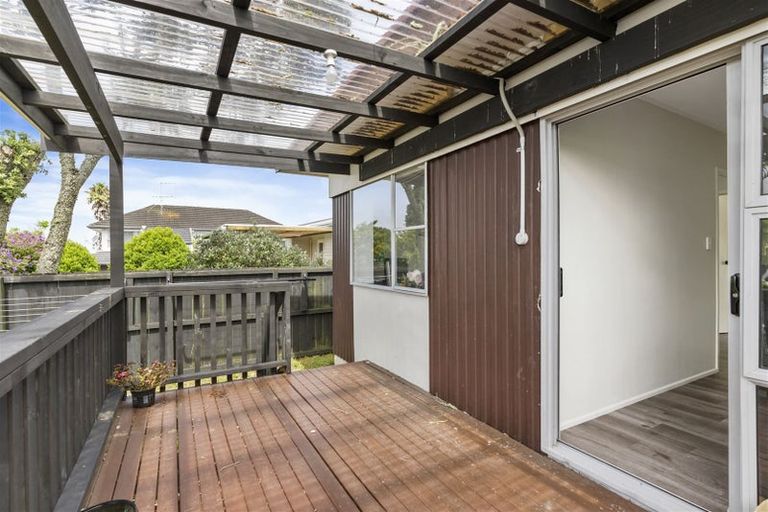 Photo of property in 3/94 Chivalry Road, Glenfield, Auckland, 0629