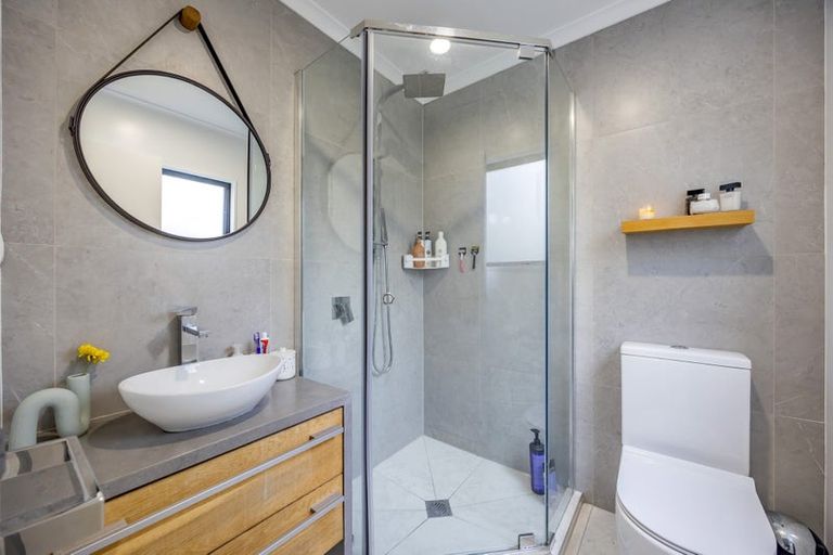 Photo of property in 40 Coventry Way, Long Bay, Auckland, 0630