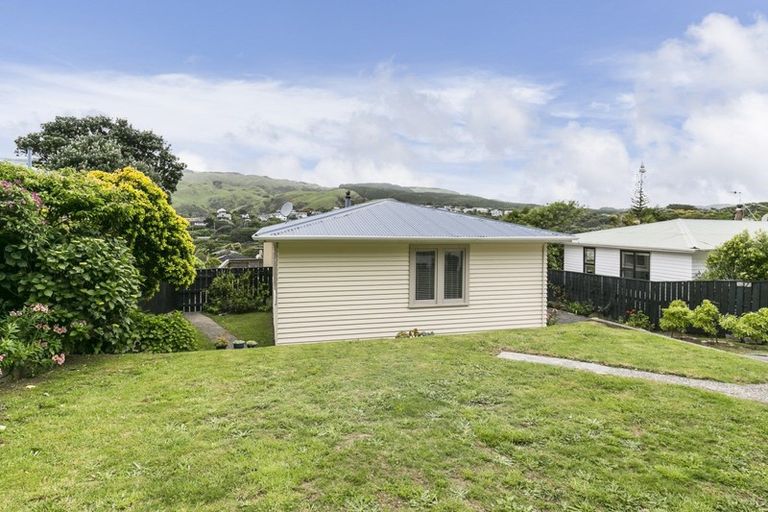 Photo of property in 12 Raroa Place, Pukerua Bay, 5026