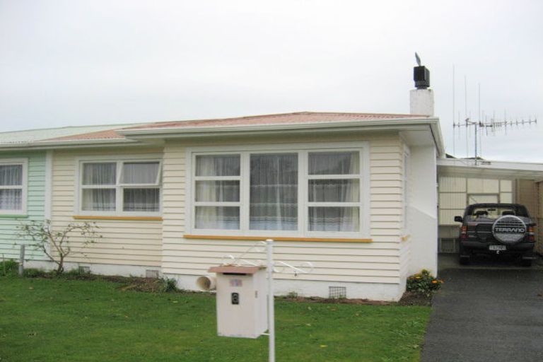 Photo of property in 6 Huia Place, Levin, 5510