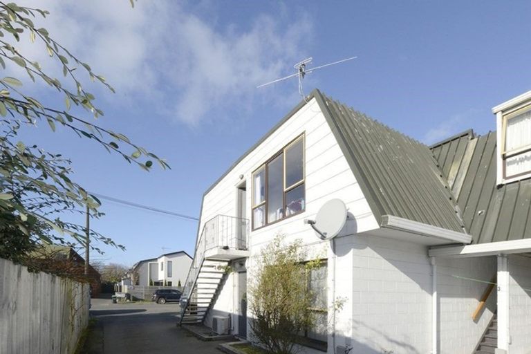 Photo of property in 2/43 Brockworth Place, Riccarton, Christchurch, 8011