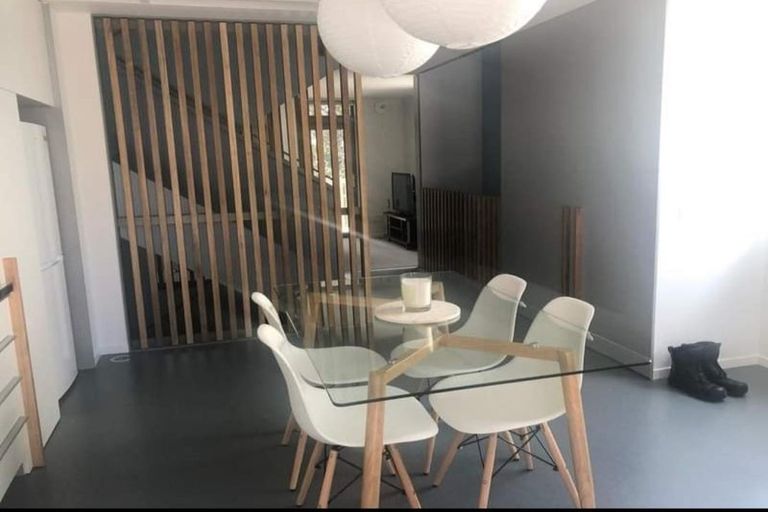 Photo of property in 383 Adelaide Road, Newtown, Wellington, 6021