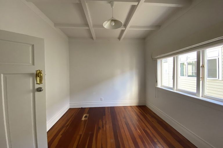 Photo of property in 2/21 Adam Street, Greenlane, Auckland, 1051