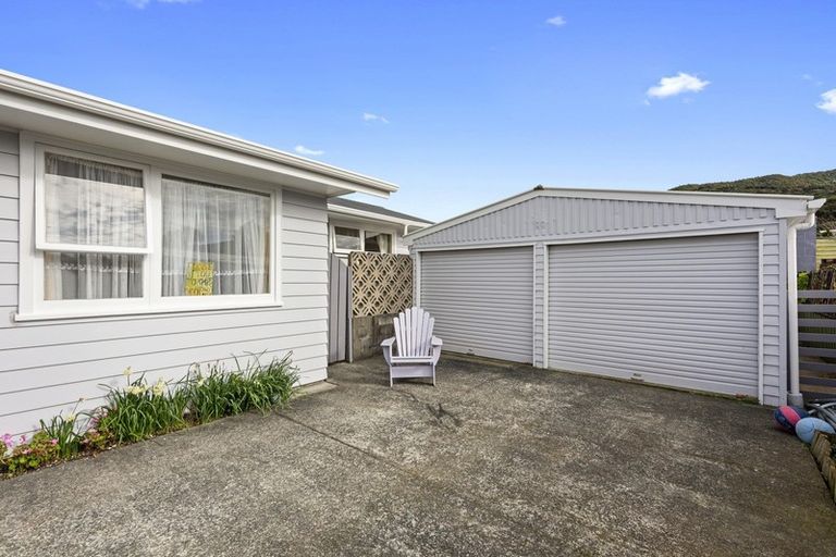 Photo of property in 13 Matthews Road, Wainuiomata, Lower Hutt, 5014