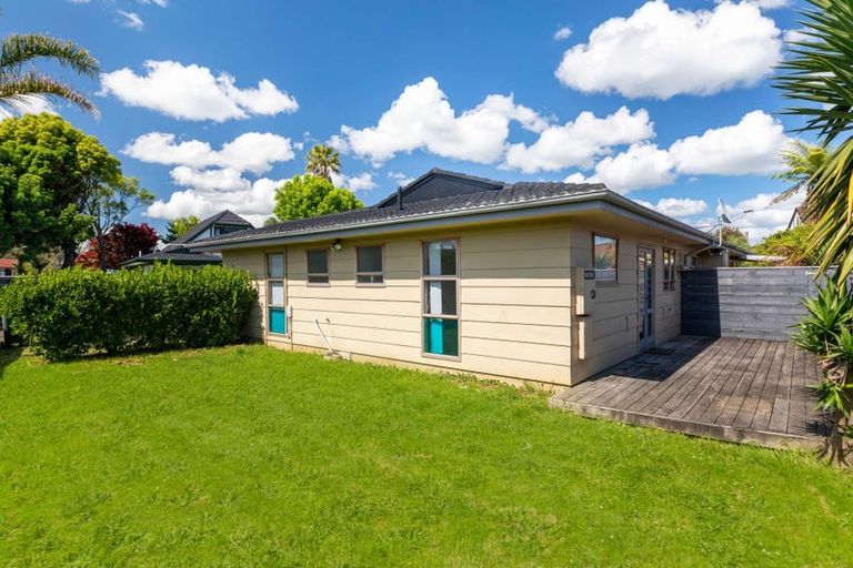 Photo of property in 1/41 Challen Close, Conifer Grove, Takanini, 2112