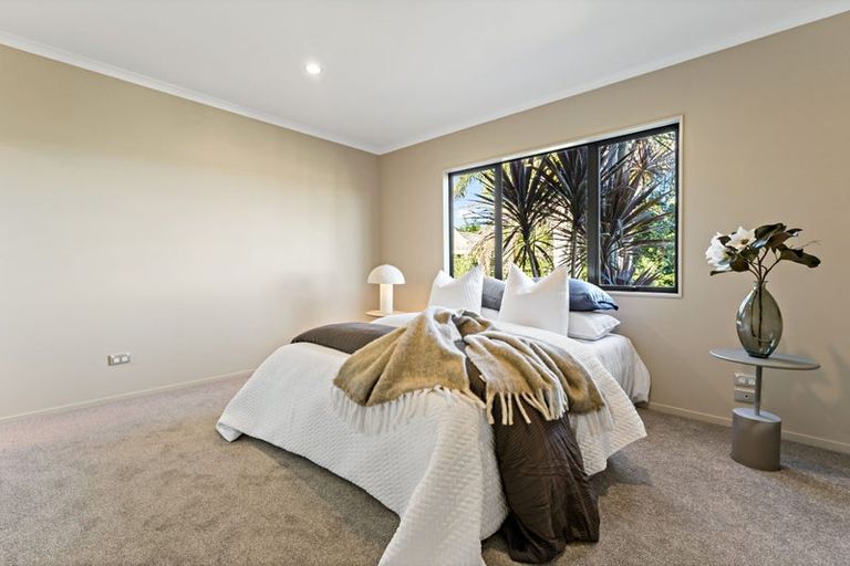 Photo of property in 18 Mckinley Road, Sunnyvale, Auckland, 0612
