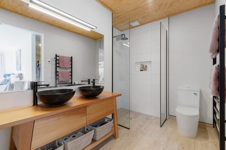 Photo of property in 9 Arran Lane, Jacks Point, Queenstown, 9371