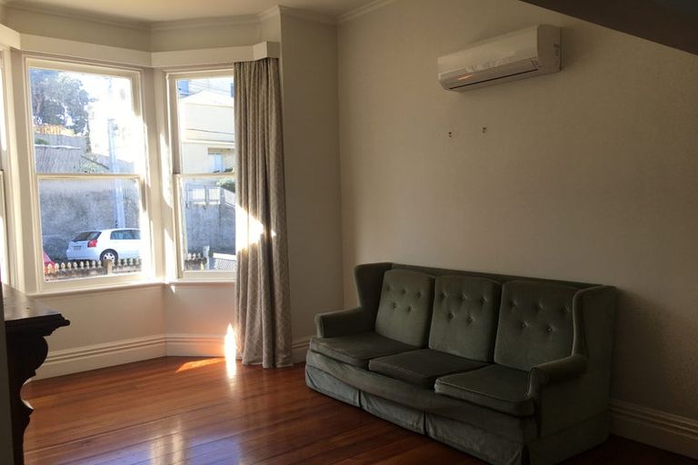 Photo of property in 13 Myrtle Crescent, Mount Cook, Wellington, 6021